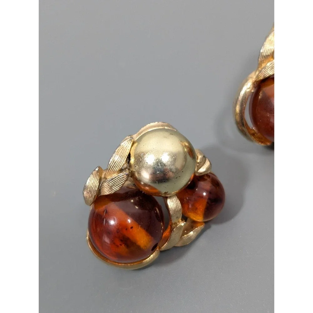 Vintage Gold Tone Faux Amber Lucite‎ Beaded Cluster Clip On Earrings MCM Classic